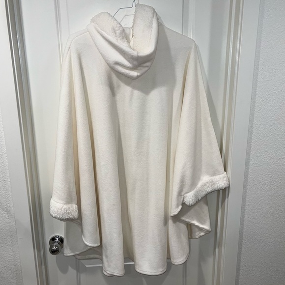 Le Moda Ladies Sherpa Trim Hooded Wrap Winter Collection One Size poncho cream - Picture 7 of 10